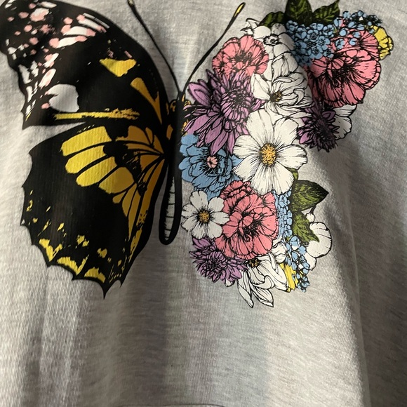 Hoodie butterfly theme - Picture 3 of 4